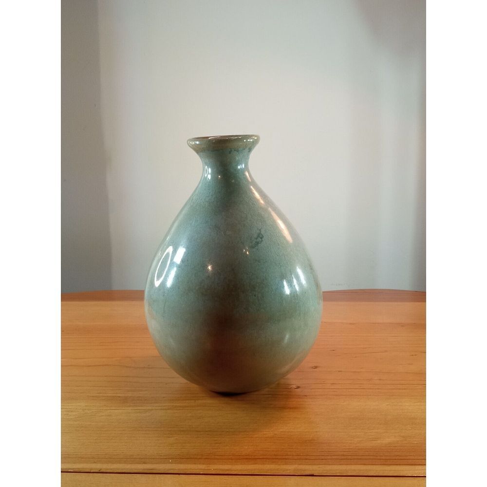 Vintage Light Green 7" vase pottery hand crafted‎ piece unsigned ⚱️⚱️⚱️👍👍👍👍